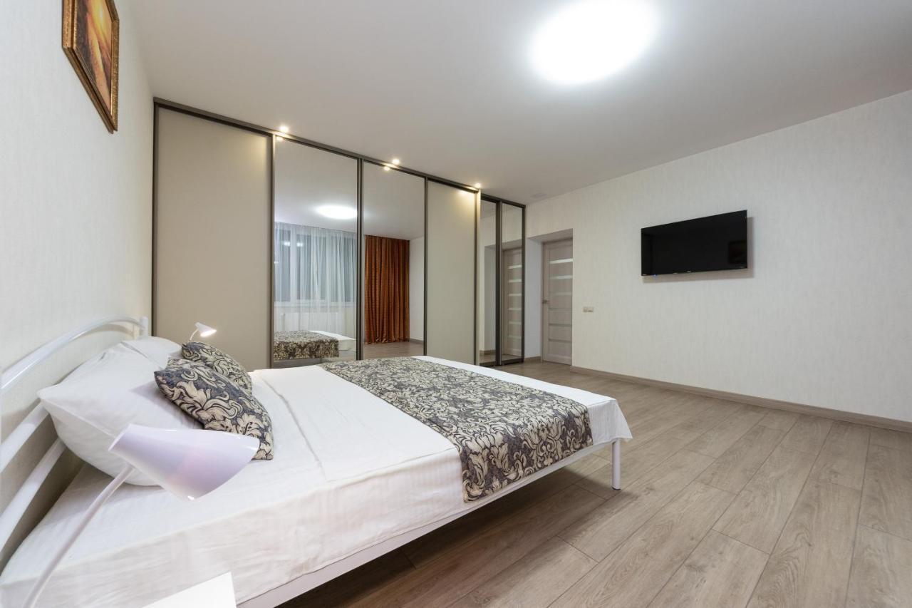 Apartments Riviera,20 Минут От Центра Kiev Exteriör bild
