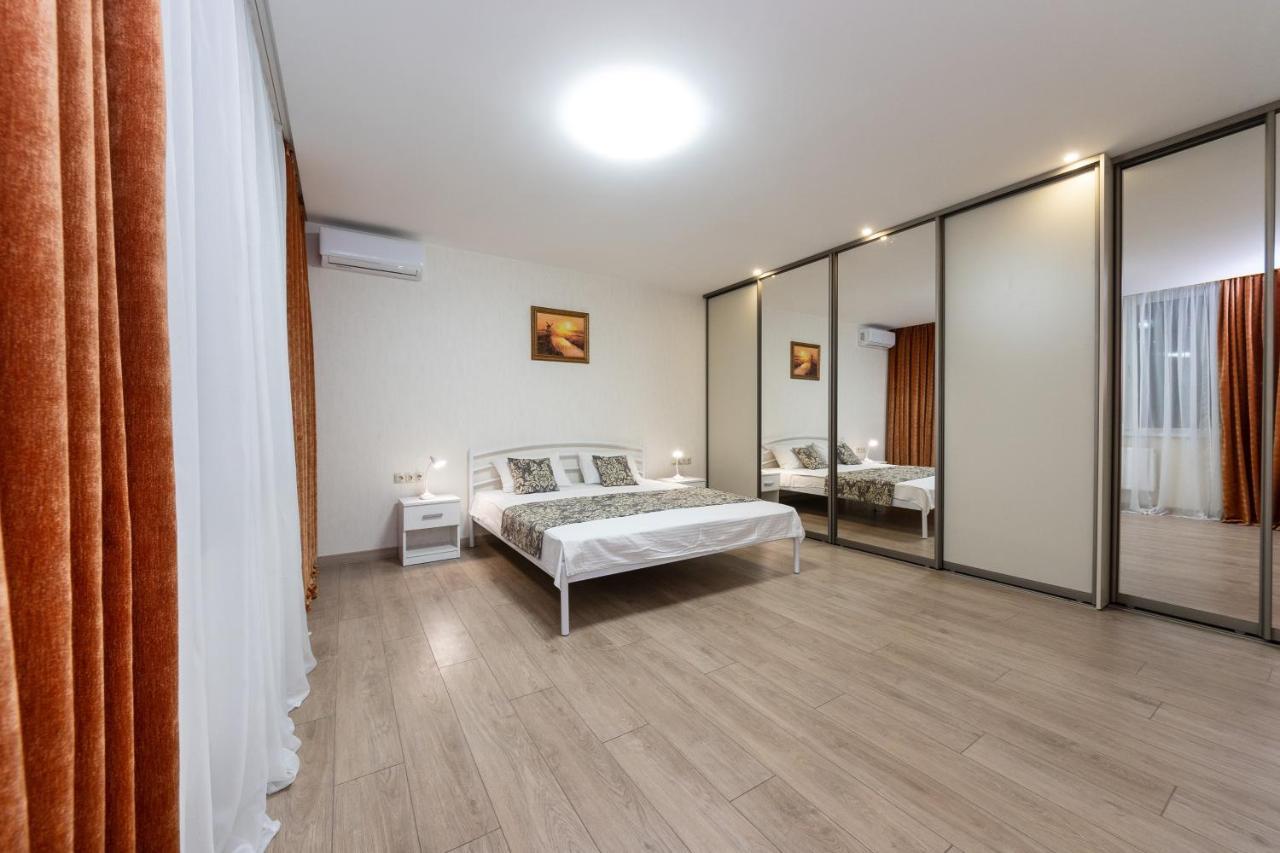 Apartments Riviera,20 Минут От Центра Kiev Exteriör bild