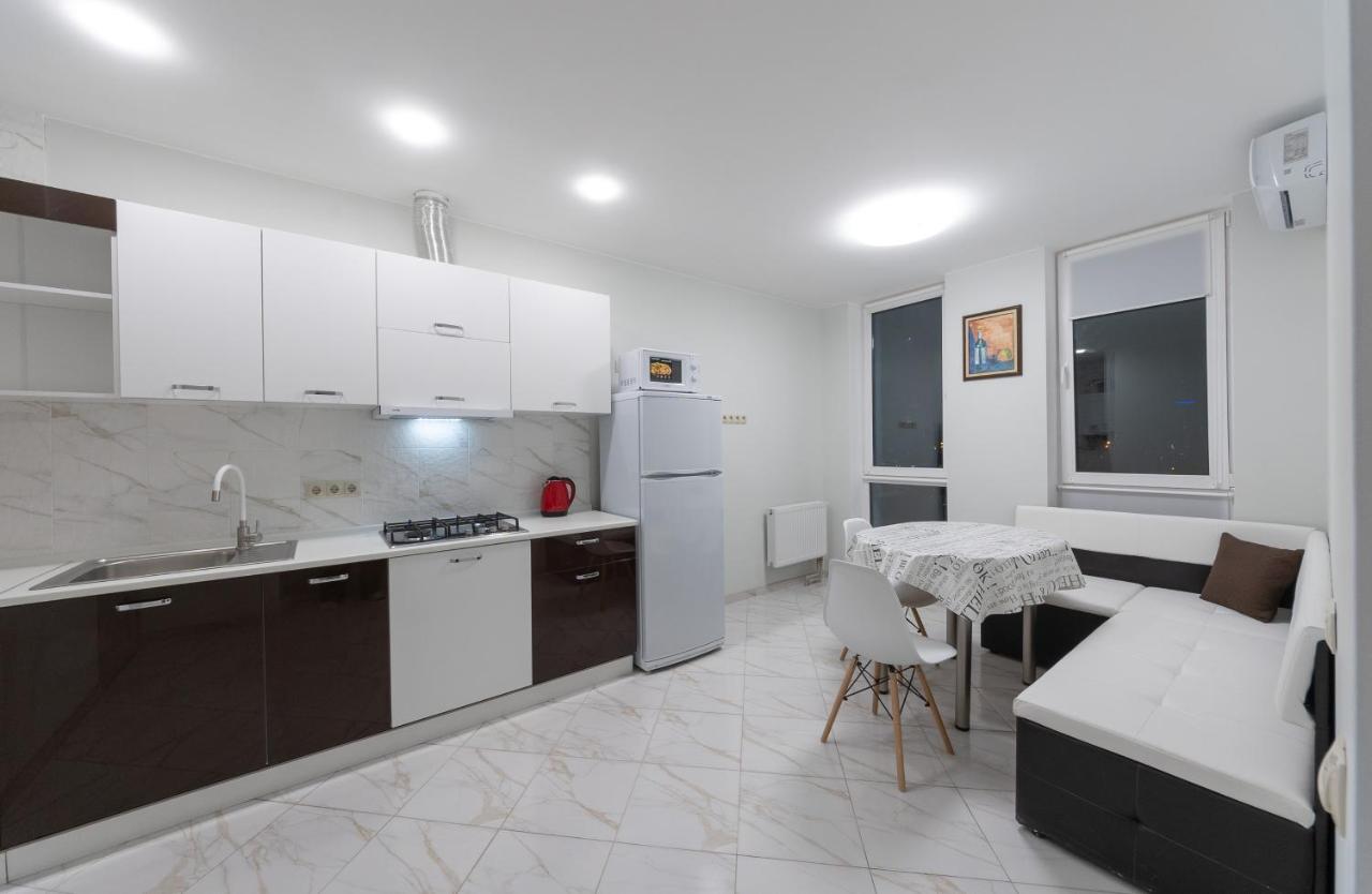 Apartments Riviera,20 Минут От Центра Kiev Exteriör bild