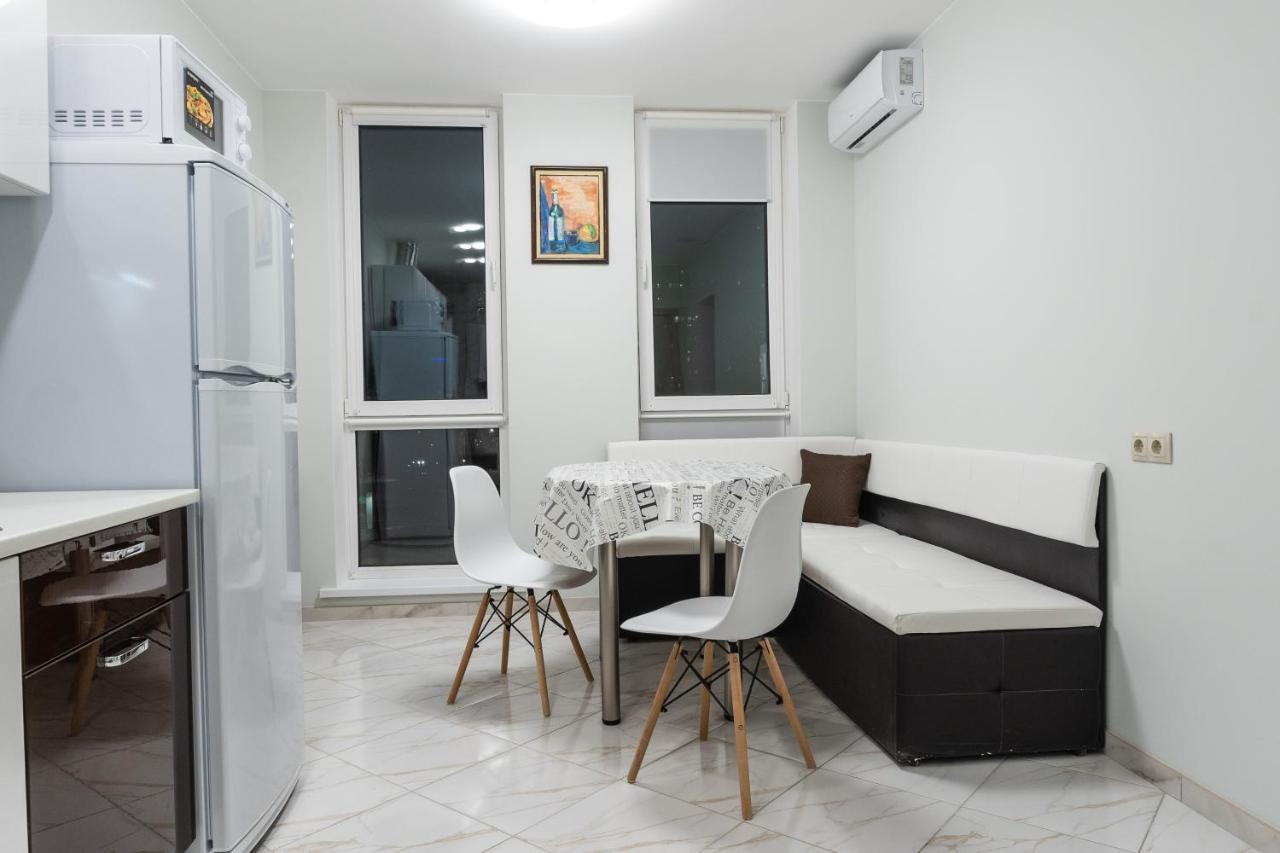 Apartments Riviera,20 Минут От Центра Kiev Exteriör bild