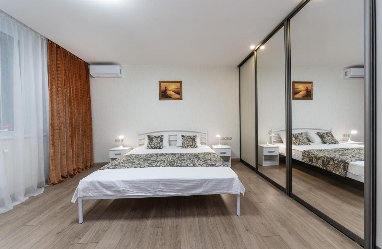 Apartments Riviera,20 Минут От Центра Kiev Exteriör bild