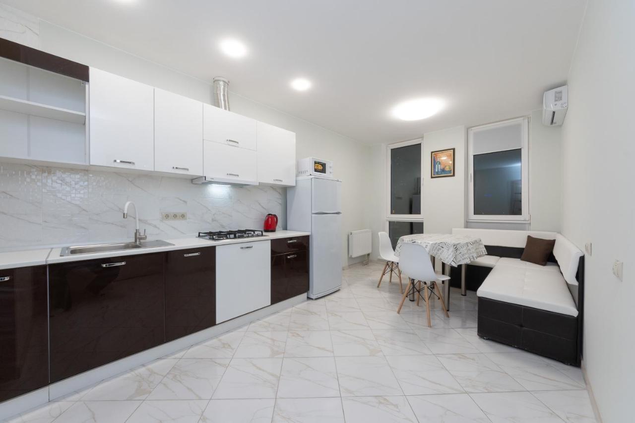 Apartments Riviera,20 Минут От Центра Kiev Exteriör bild